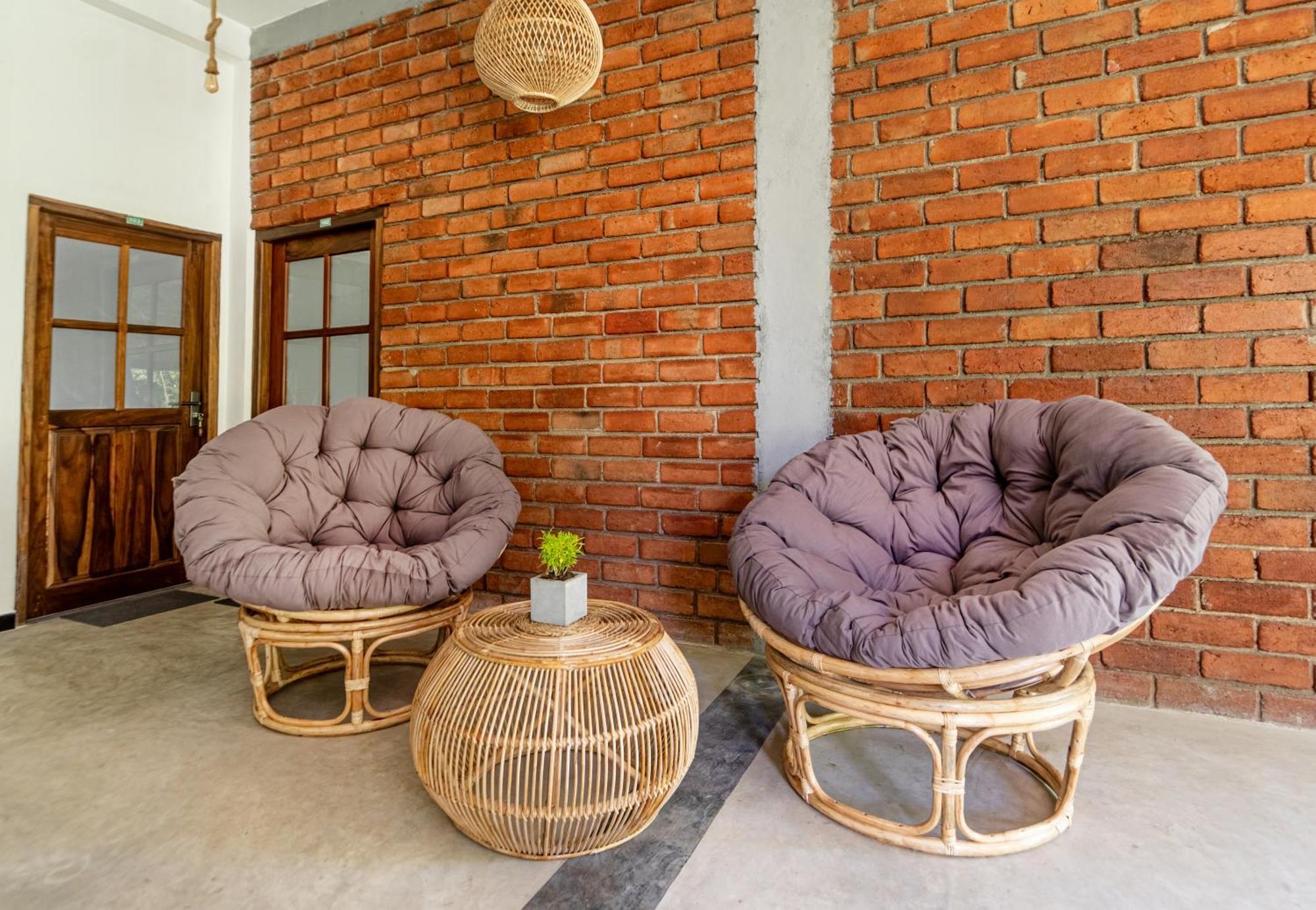 Drifter - Rooms & Food Midigama Exterior photo