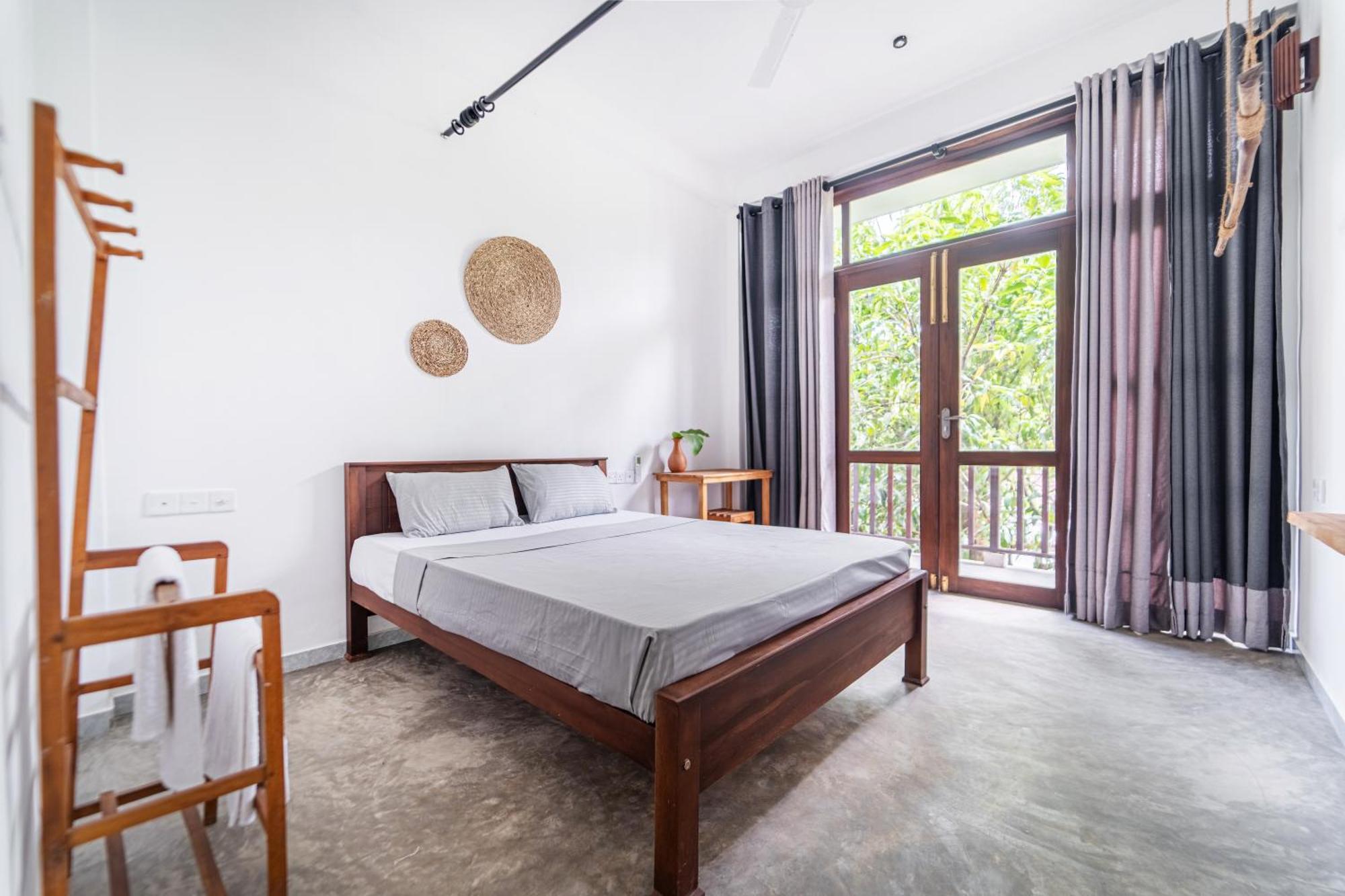 Drifter - Rooms & Food Midigama Exterior photo